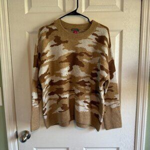 Vince Camuto Women's Medium Camo Print Sweater Pullover Crewneck Tan